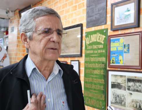 Ronaldo Sobral, atual proprietário da Ao Livro Verde. 