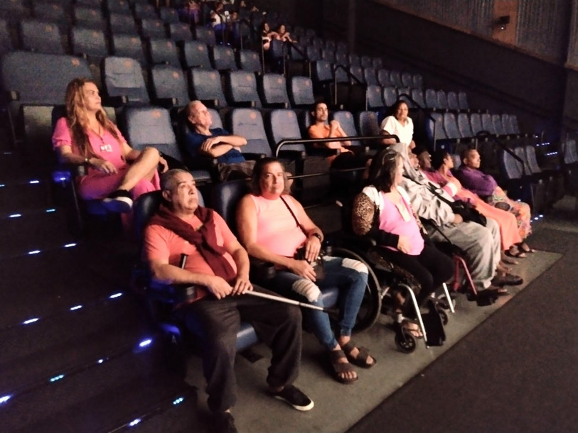 Residentes da Irm&atilde;os da Solidariedade no Cineflix