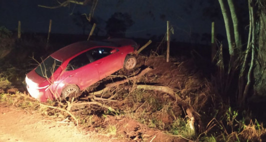 Carro recuperado após roubo, em SFI