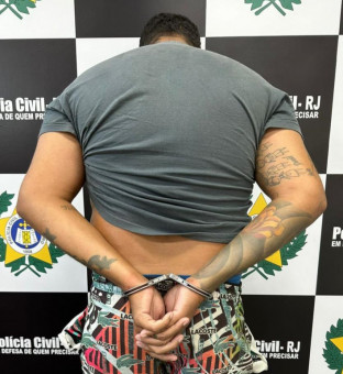 Homem preso em Macaé, por suspeita de feminicídio