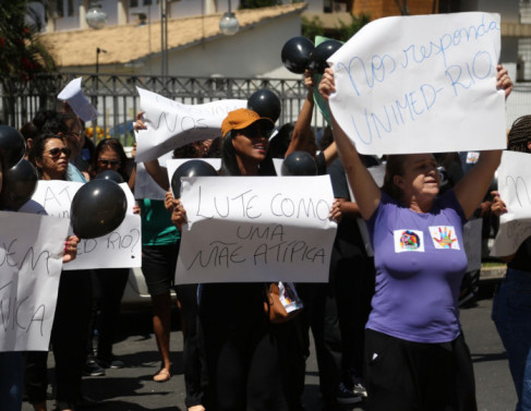 Manifestao sobre falta de repasse do pagamento do plano de sade 
