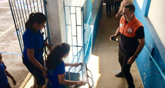 Simulado de desocupao na Apae (Fotos: Divulgao)