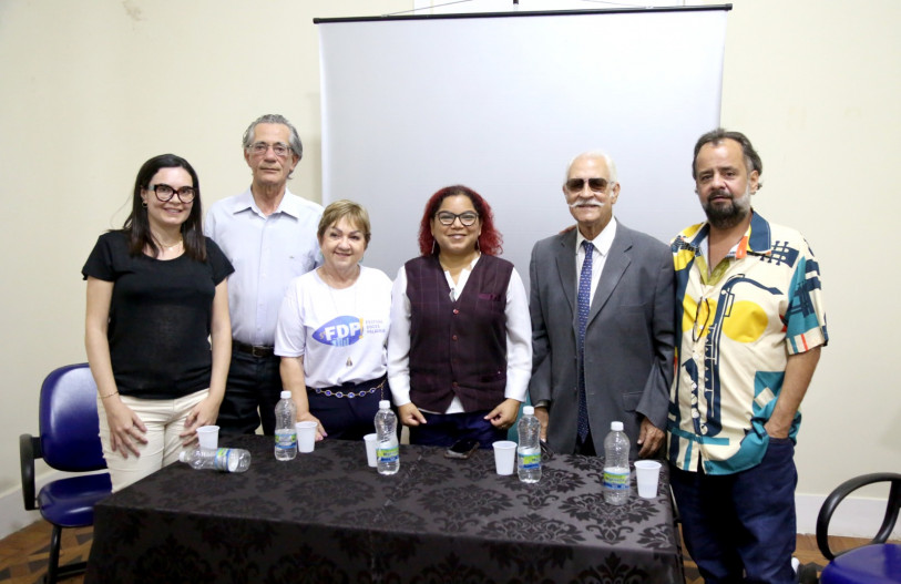 Mesa em homenagem a H&eacute;lio de Freitas Coelho
