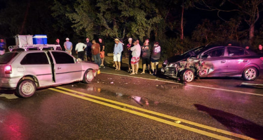 Idoso morre em colisão na RJ 216