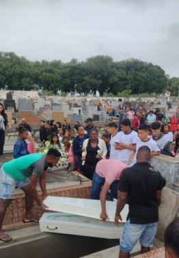 Sepultamento do estudante atropelado na BR 101, em Campos