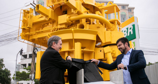 Em Maca&eacute;, inaugura&ccedil;&atilde;o da &Aacute;rvore Molhada em homenagem aos 70 anos 