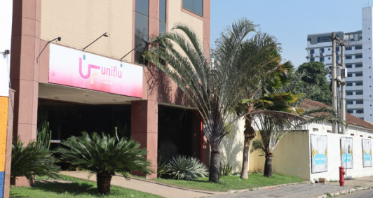Fachada do Uniflu, no Centro 