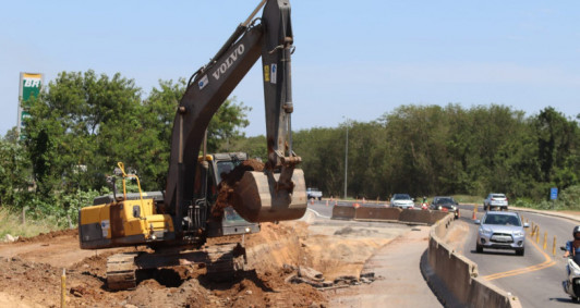 Obra segue na BR 101 neste feriado, em Campos