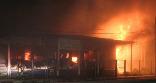 Incndio na Policlnica da PM (Foto: Rodrigo Silveira)