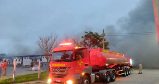 Incndio na Policlnica da PM (Foto: Rodrigo Silveira)