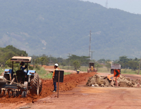 Obras na estrada dos ceramistas 