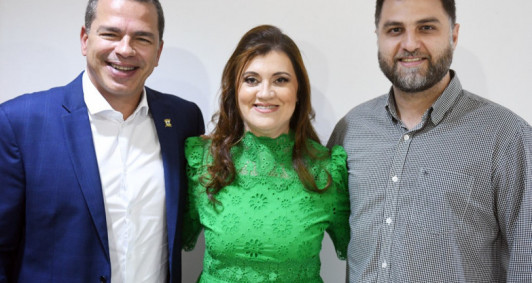 Posse de Rosana Rodrigues foi acompanhada pelo prefeito de Campos, Wladimir Garotinho, e do vice Frederico Paes