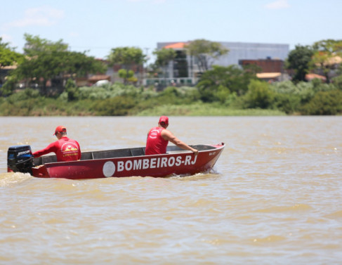Bombeiro alerta para cuidados em rios, lagoas e mar (Foto: Genilson Pessanha)