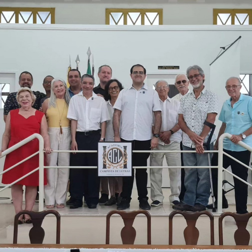 Ronaldo Júnior, ao centro, encabeça a chapa aclamada nessa segunda