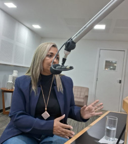 Elaine Le&atilde;o presidente do Siprosep