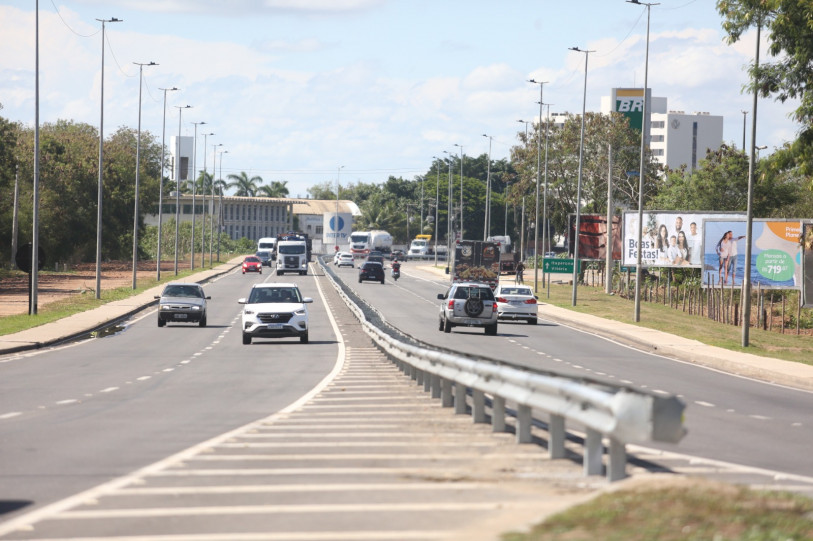 Chegada no Trevo do &Iacute;ndio em pista vinda da dire&ccedil;&atilde;o do Boulevard Shopping