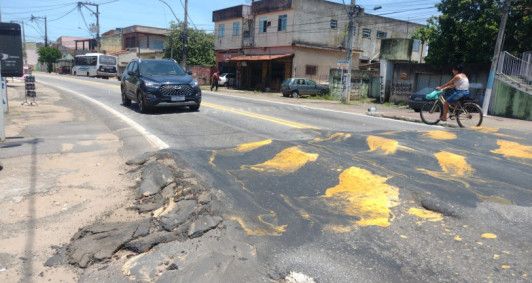 Quebra-mola localizado na BR 356, no Fund&atilde;o, em Guarus