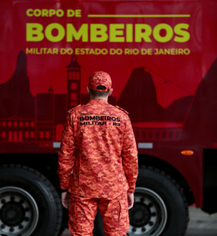 Novo uniforme dos Bombeiros