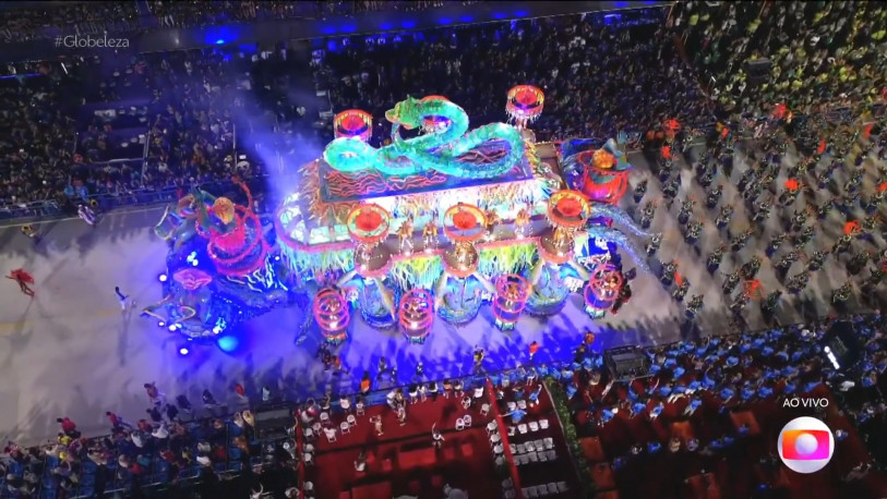 Escola apresentou enredo sobre o culto ao vodum serpente