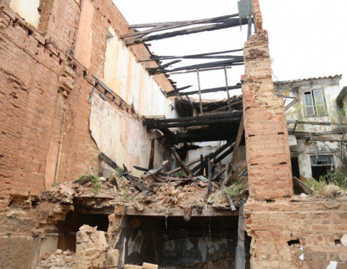 Prefeitura segue com demolio do Hotel Flvio 