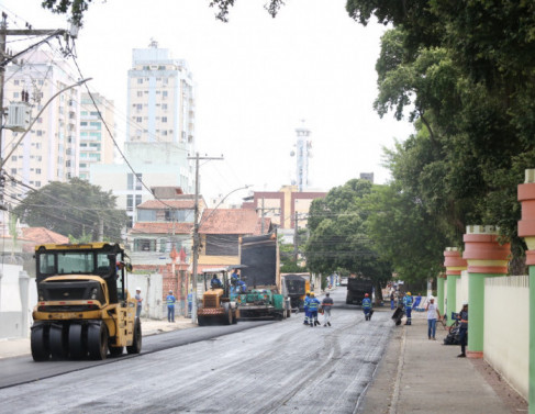 Obras de recapeamento na rea Central 