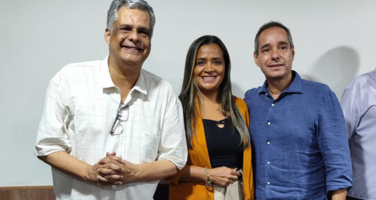 Seleana entre o ex-presidente estadual Vin&iacute;cius Cordeiro e o presidente nacional Luis Tib&eacute;