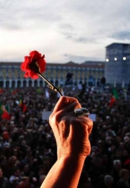 Comemorações do 25 de Abril - A Revolução dos Cravos