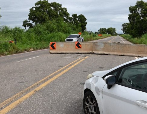 Obras na estrada dos ceramistas 
