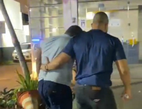 Homem preso por porte de arma de fogo