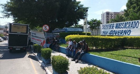 Siprosep realiza ato em frente a sede da Prefeitura de Campos