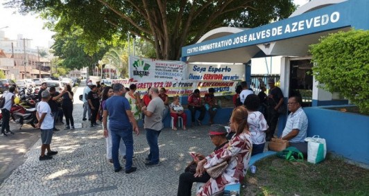 Siprosep realiza ato em frente a sede da Prefeitura de Campos