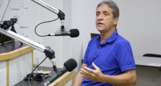 Helinho Anomal no Folha no Ar