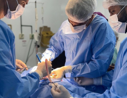 Cirurgia rara foi feita no HFM