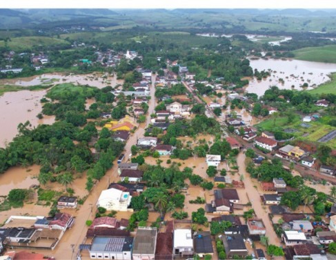 Enchente em Santo Eduardo em mar&ccedil;o de 2024, distrito de Campos, pr&oacute;ximo &agrave; divisa com o Esp&iacute;rito Santo e do Rio Itabapoana que determina as cheias na regi&atilde;o e delimita a fronteira. 