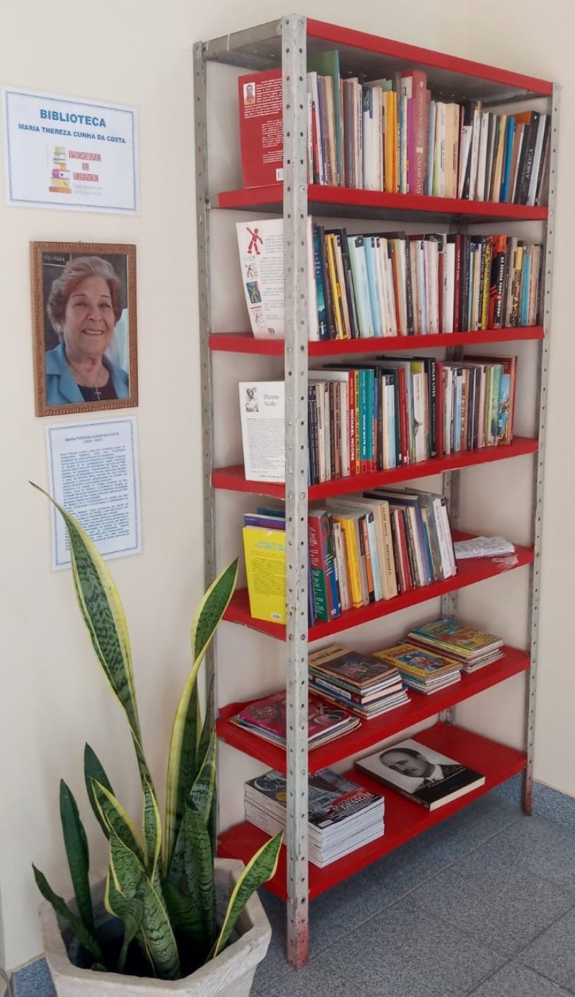 Livros est&atilde;o dispon&iacute;veis para empr&eacute;stimo ou cess&atilde;o