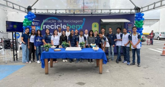 Estudantes acompanham comemoração do aniversário de 1 ano do "Recicle Bem" e Dia Mundial do Meio Ambiente