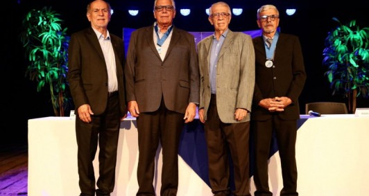 Evento homenageou o ceramista Rodolfo Gama e o empres&aacute;rio Aristoteles Cliton