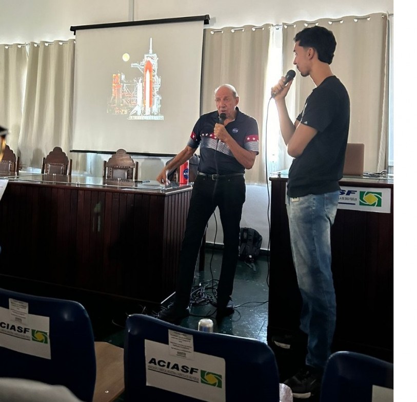 Palestra foi traduzida por estudante fidelense