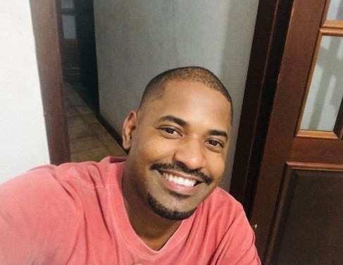 O comerciante morreu na hora