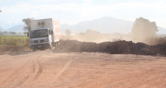 Moradores abrem Estrada dos Ceramistas - Foto: Rodrigo Silveira 
