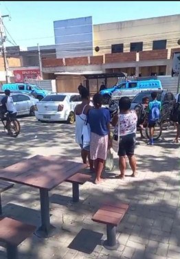 Homem é baleado à luz do dia em Travessão