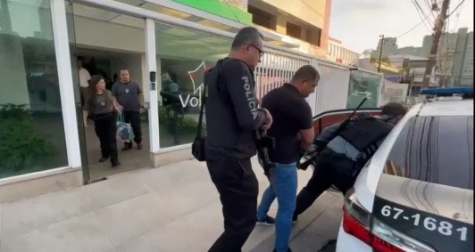Pezão é preso em flagrante 