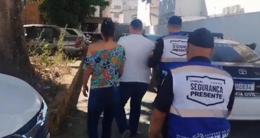 Casal &eacute; preso
