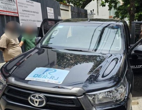 Ve&iacute;culo foi apreendido