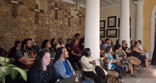 P&uacute;blico lota o Museu Hist&oacute;rico de Campos para encena&ccedil;&otilde;es da Pe&ccedil;a Rua das Cabe&ccedil;as