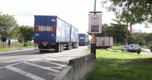 Bloqueio nos retornos da BR 101 