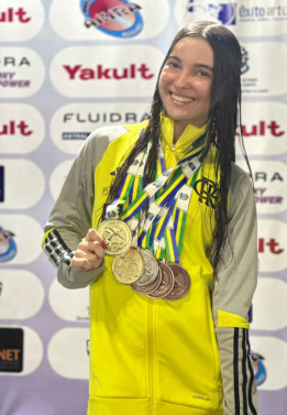Nicole de Thuin ganha seis medalhas em campeonato