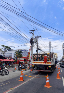 Equipes da Enel estão no local 