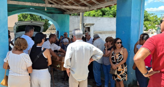 Sepultamento de Ely Silveira