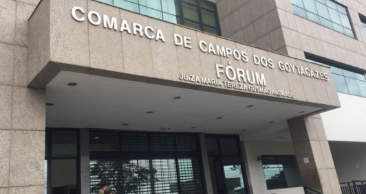 Fórum de Campos, batizada com o nome da falecida juíza Maria Tereza Gusmão